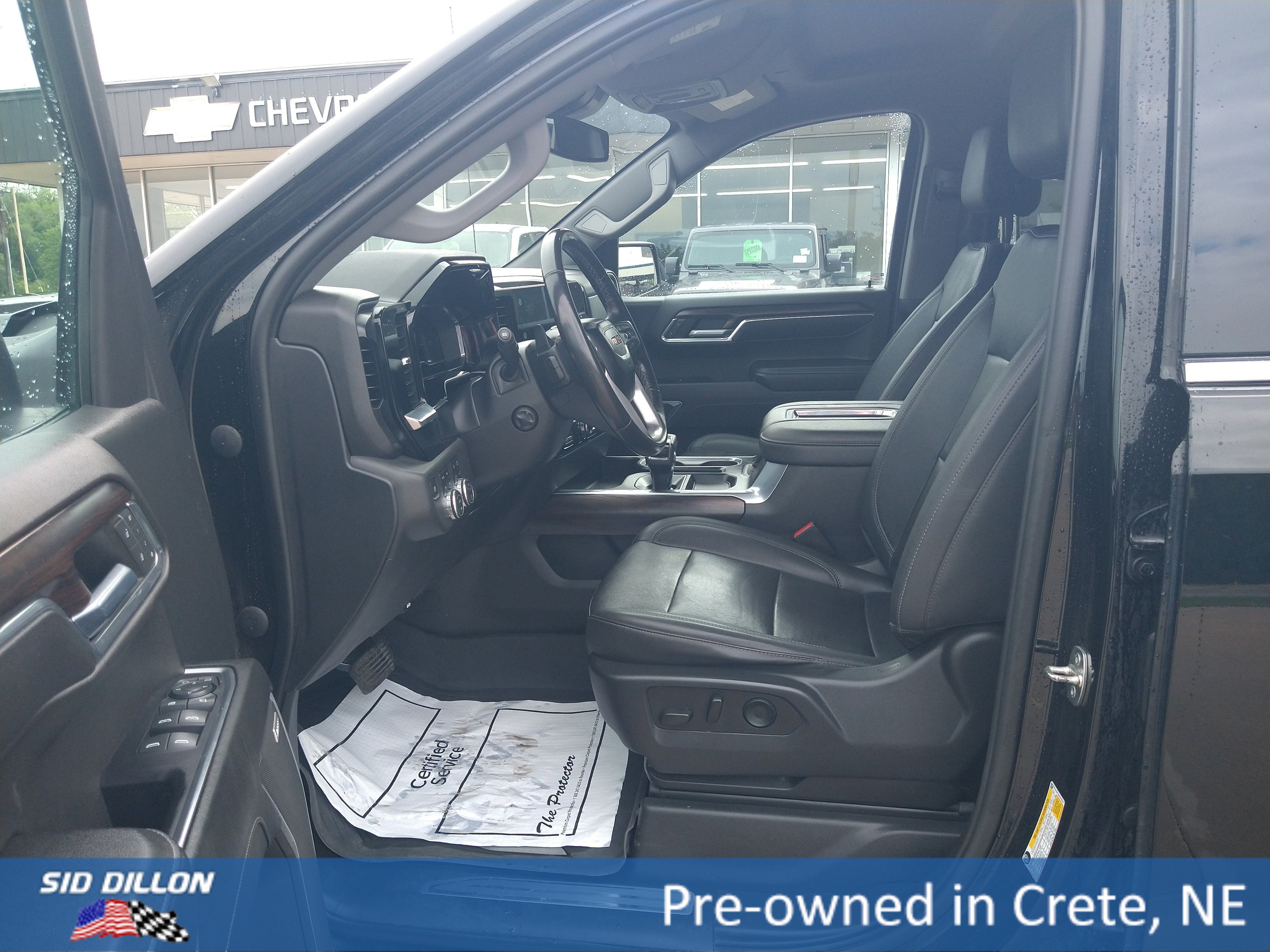 Used 2022 Onyx Black GMC SLT image 3