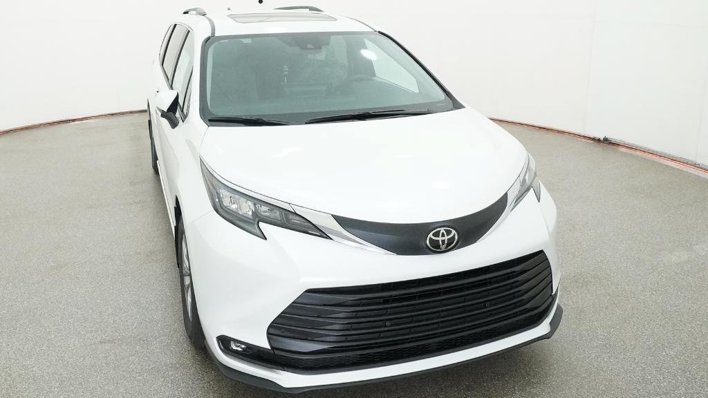 New 2026 Wind Chill Pearl Toyota XLE image 35