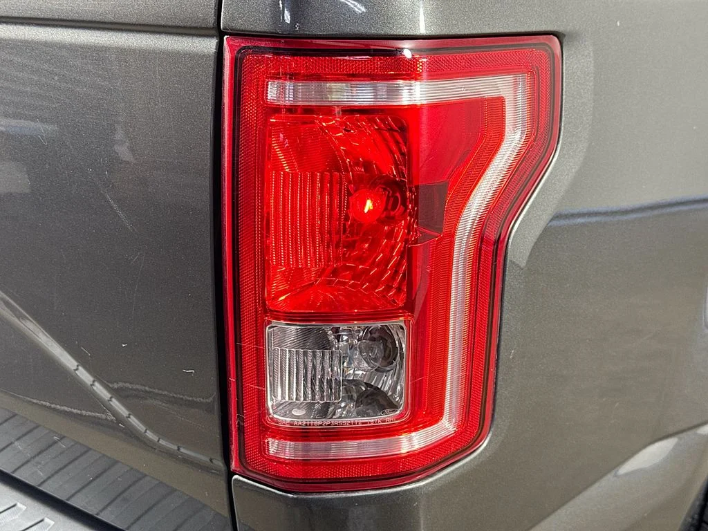 Used 2015 Gray Ford XLT image 30