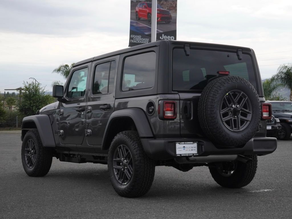 New 2026 Granite Crystal Metallic Clear-Coat Exterior Paint Jeep Sport S image 5