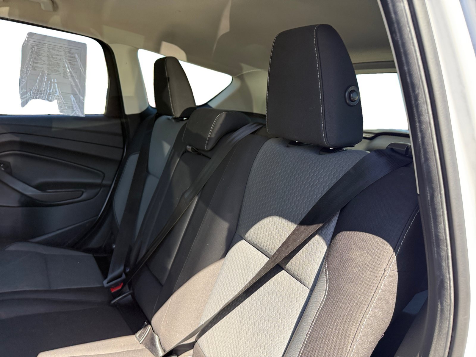 Used 2018 Oxford White Ford SE image 16