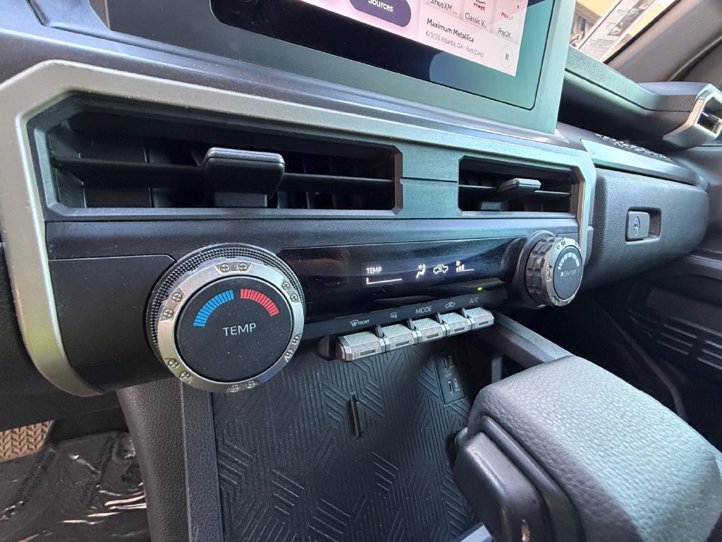 Used 2024  Toyota SR5 image 23