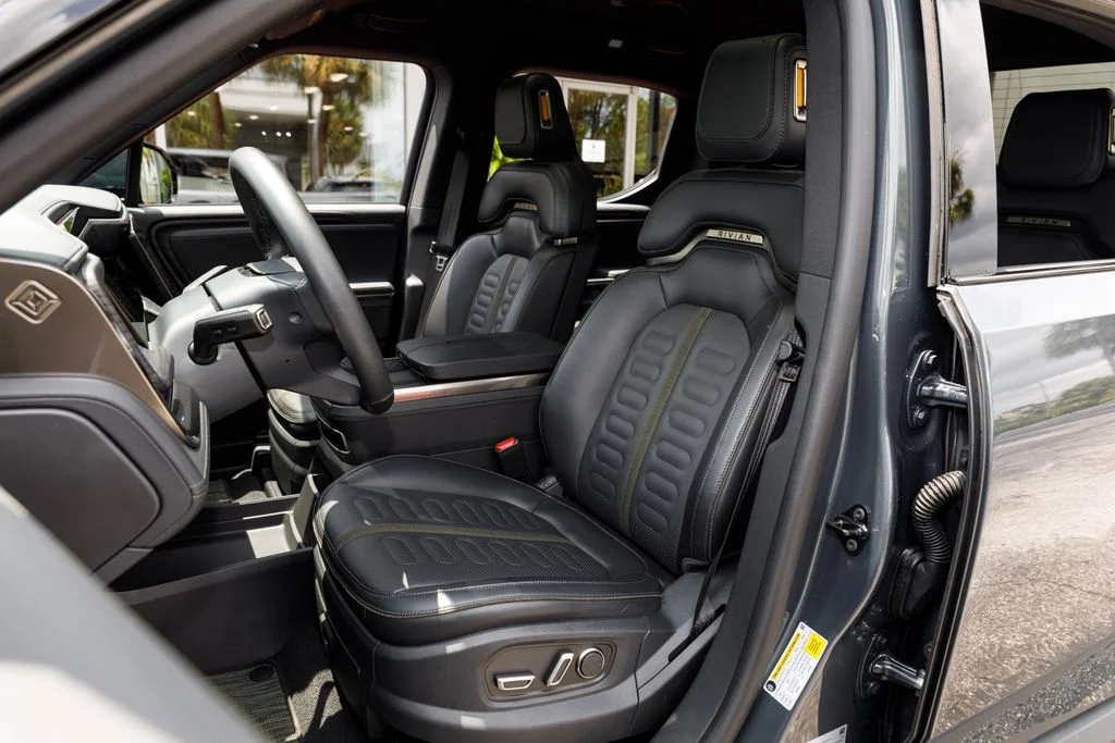 Used 2025  Rivian Adventure Dual Motor Large Pack image 25