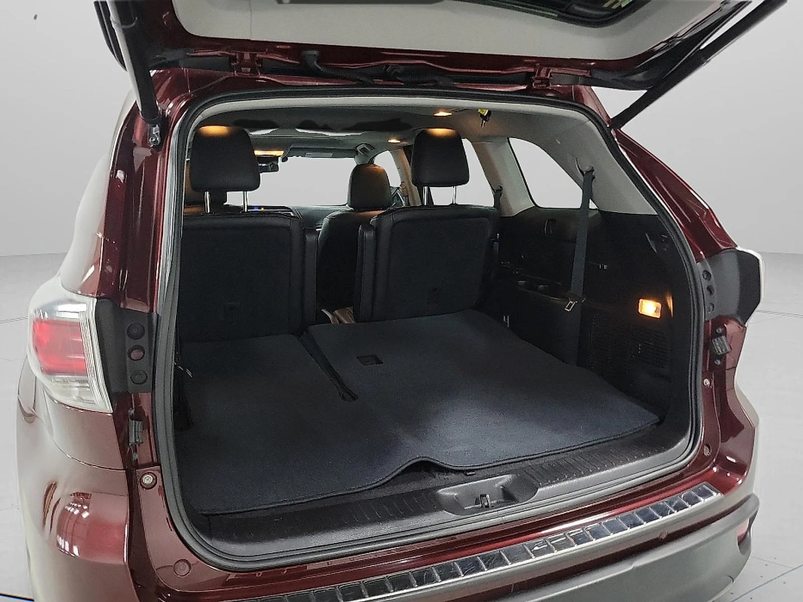 Used 2016 Red Toyota Limited image 18