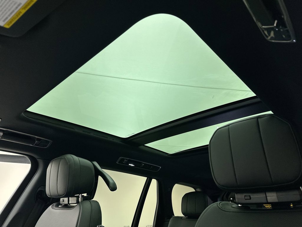 New 2027 Santorini Black Land Rover SE image 11