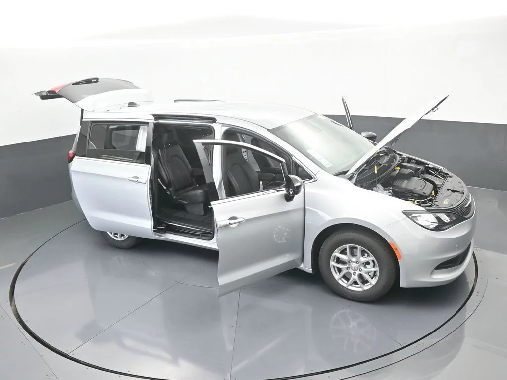 2026 Chrysler Voyager LX - Photo 67