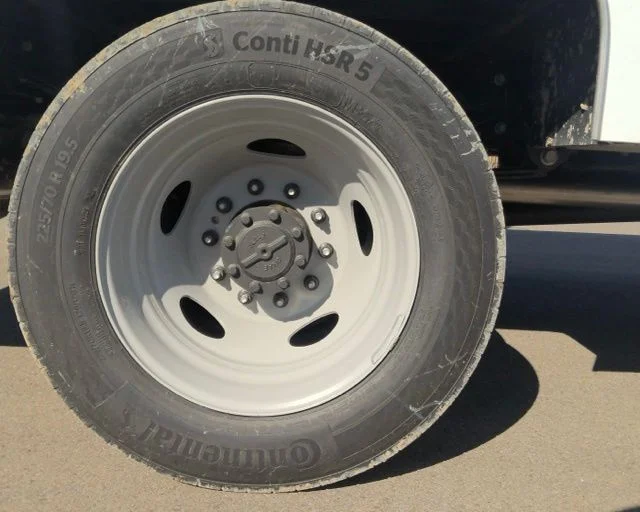 New 2026 Oxford White Ford XL image 16