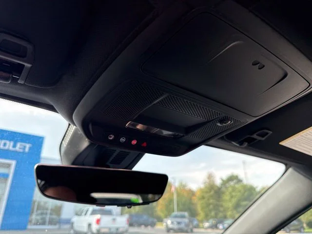 New 2027 Summit White Chevrolet LT image 23