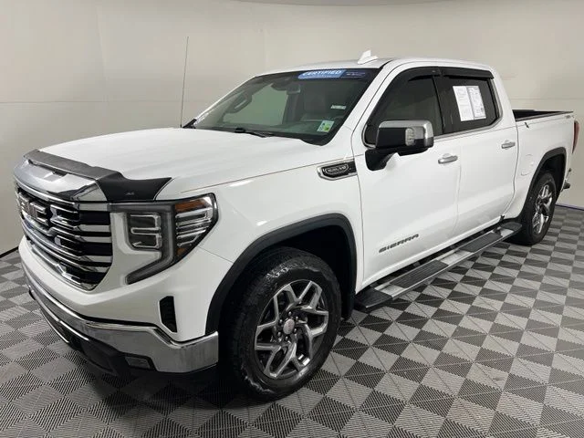 Used 2024 White GMC SLT image 3