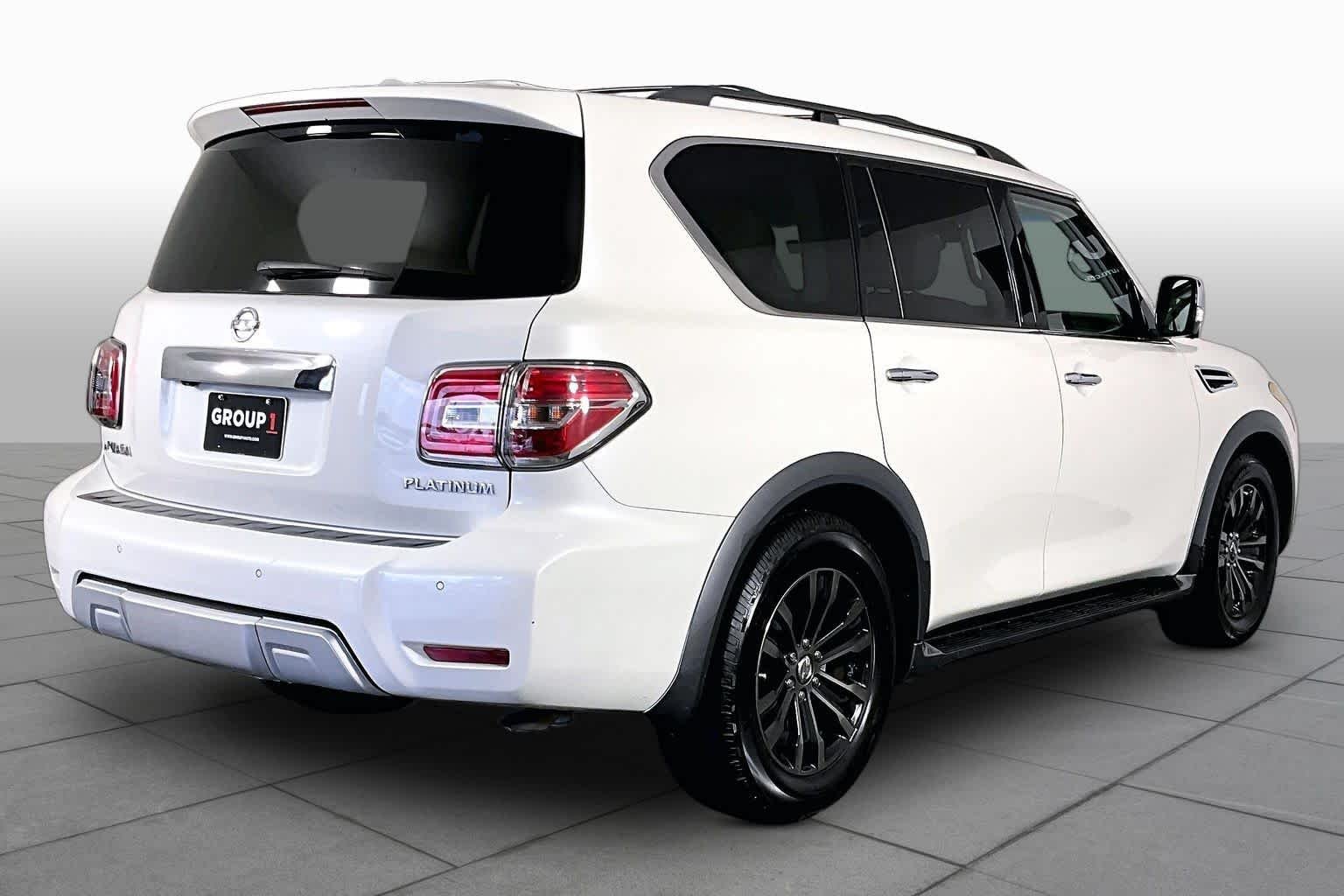 Used 2017 Pearl White Nissan Platinum image 13