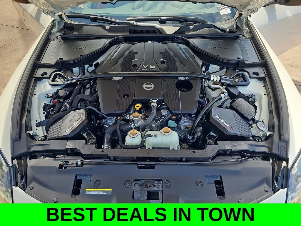 Used 2025 White Nissan Performance image 31