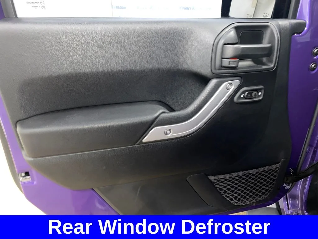 Used 2017 Purple Jeep Sahara image 8