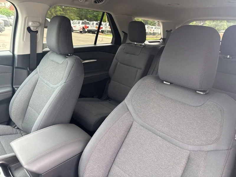 Used 2025 Gray Ford Active image 32