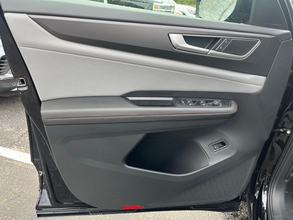 New 2026 Black Volkswagen 2.0T Peak Edition image 9