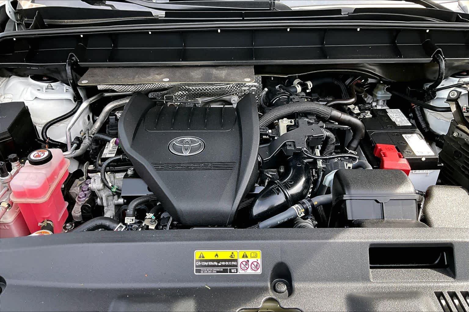 Used 2023 Wind Chill Pearl Toyota XLE image 32