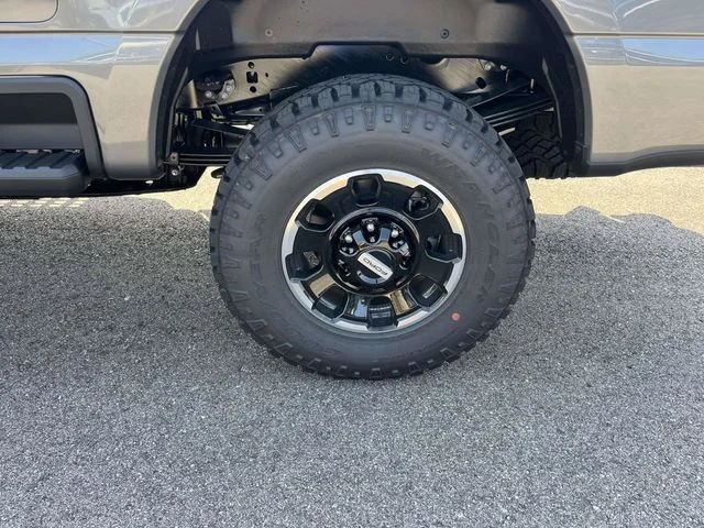 New 2026 Carbonized Gray Metallic Ford XLT image 7