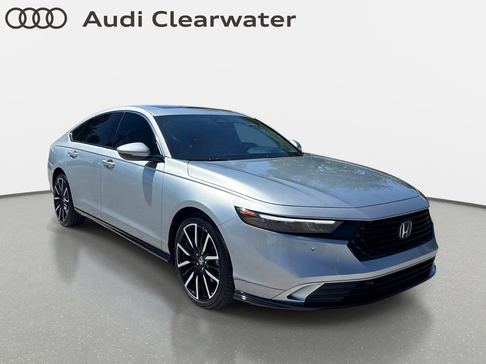View vehicle photo 5