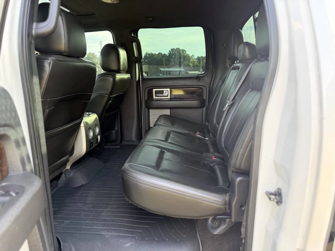 Used 2014 White Ford Platinum 4x4 4dr SuperCrew Styleside 5.5 ft. SB image 20
