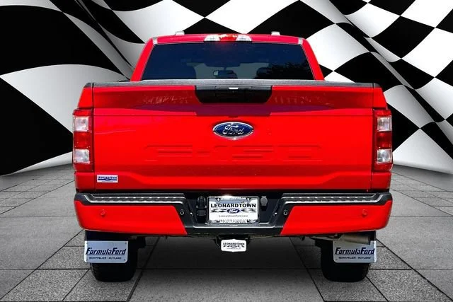 Used 2023  Ford XL image 4