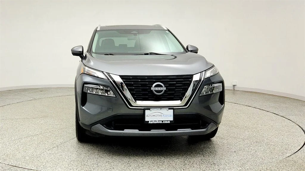 Used 2023 Gun Metallic Nissan FWD SL image 2