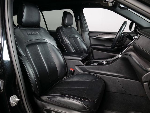 Used 2022 Diamond Black Jeep Overland image 3