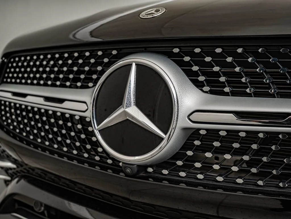 Used 2022 Black Mercedes-Benz GLC 300 image 12