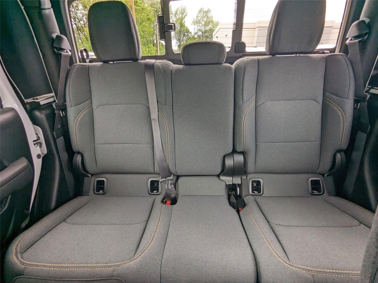 2025 Jeep Gladiator Willys - Photo 18