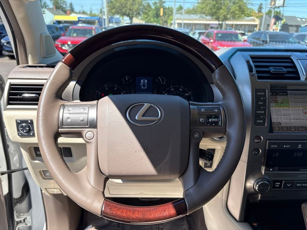 Used 2015 Starfire Pearl Lexus 460 image 17