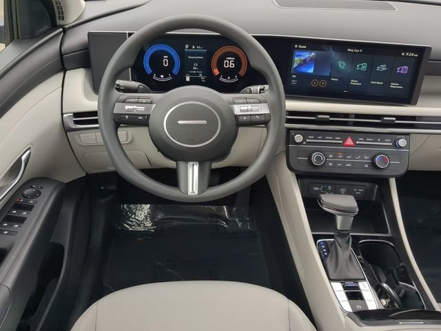 New 2025 Silver Hyundai SE FWD image 43