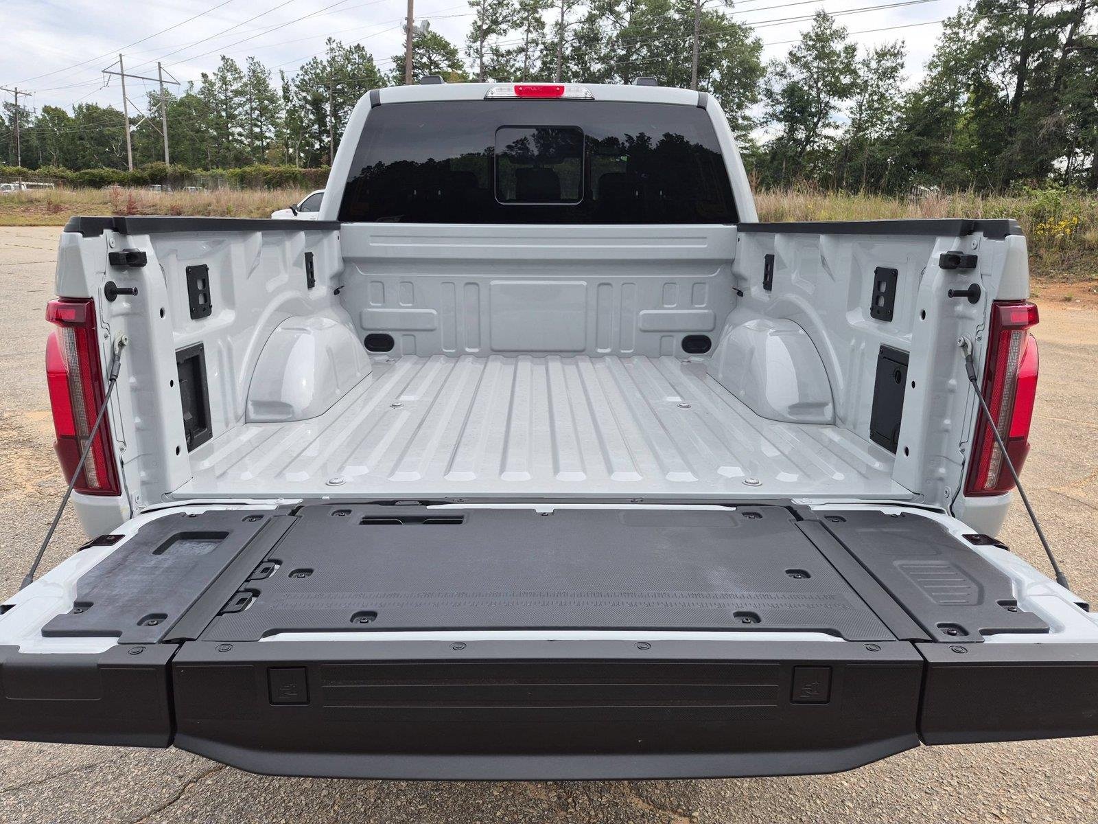 New 2026 Avalanche Ford Lariat® image 32