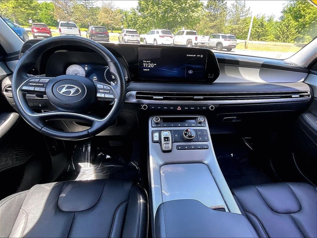 Used 2023 Black Hyundai SEL image 22