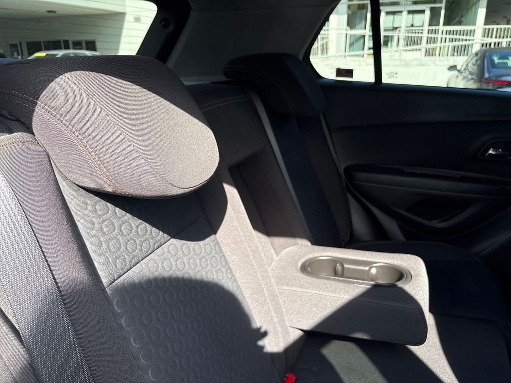 Used 2020 Gray Chevrolet LS image 27