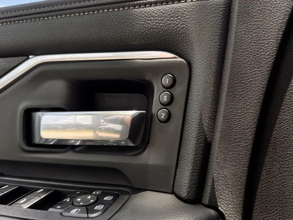 Used 2025 Black Ram Laramie image 24