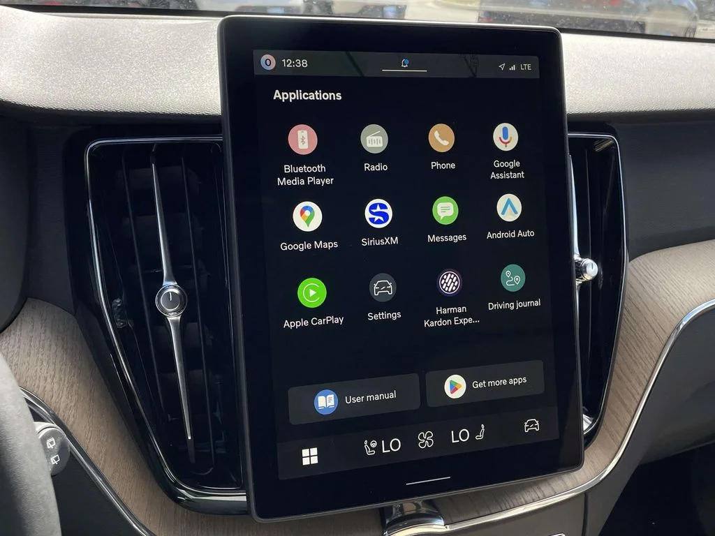 New 2026 Aurora Silver Volvo Plus image 17