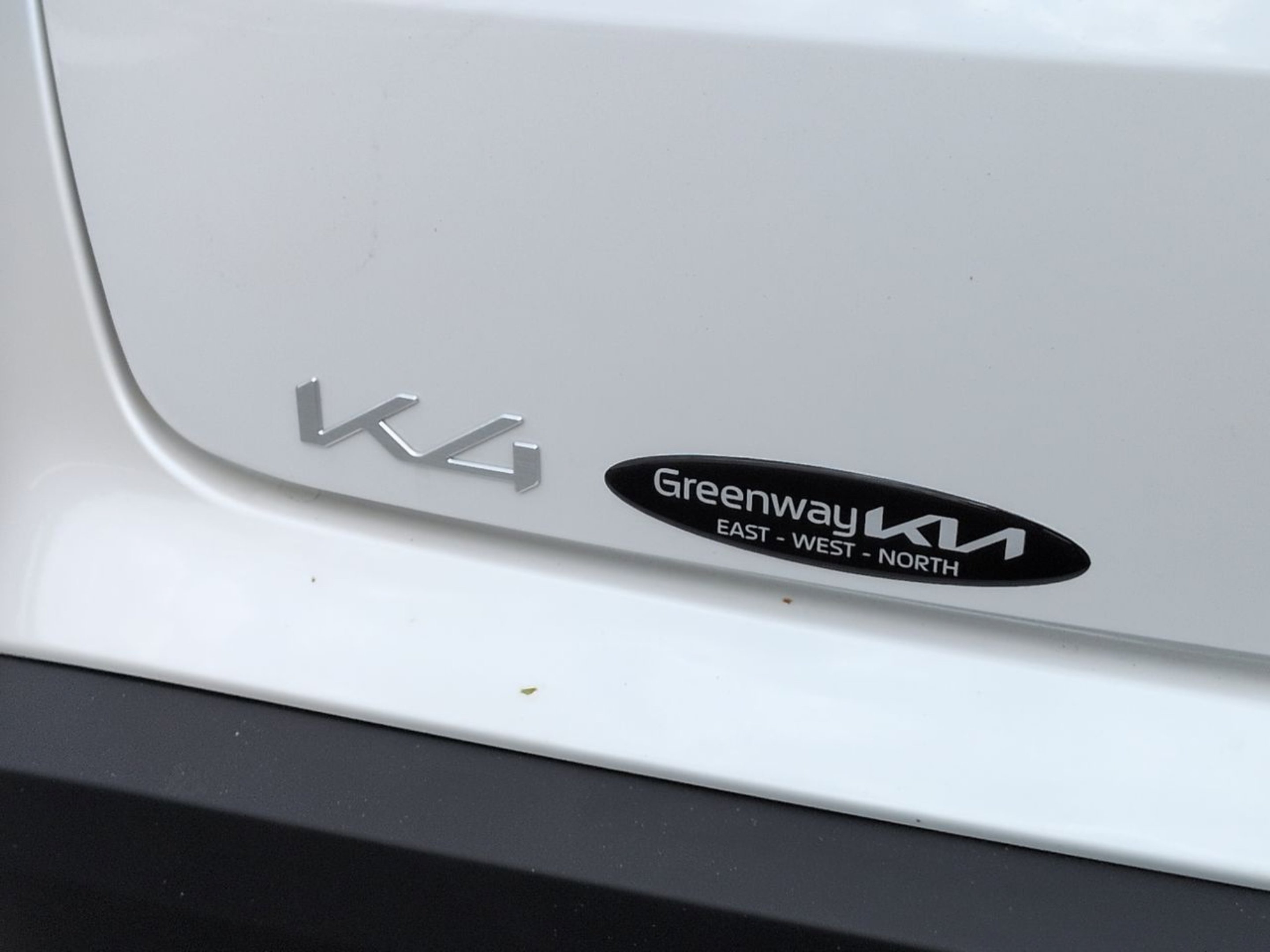 New 2026 Snow White Pearl Kia EX image 22