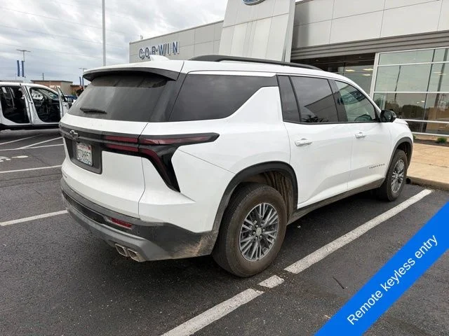 Used 2025 Summit White Chevrolet LT image 5