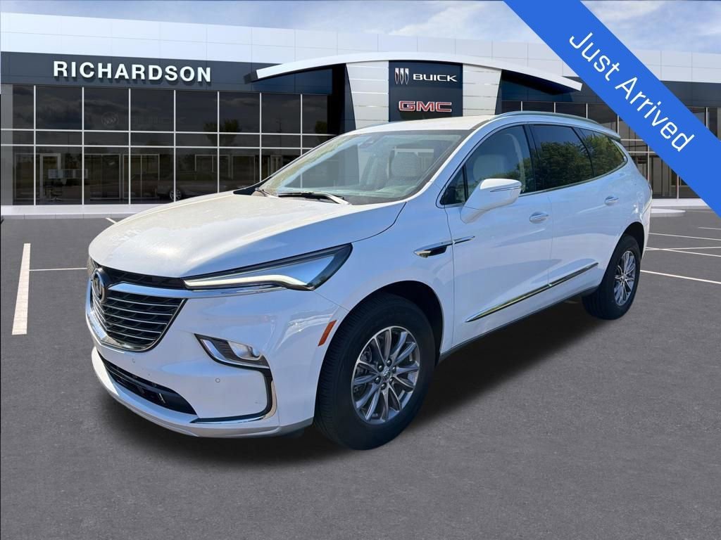 2024 Buick Enclave Essence AWD's photo