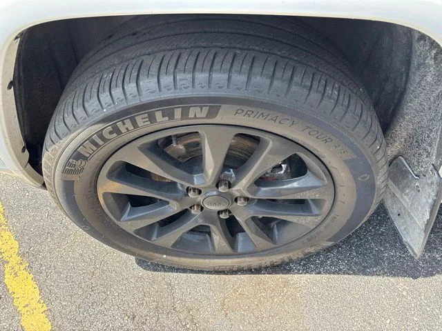 Used 2019 Bright White Clearcoat Jeep Altitude image 24