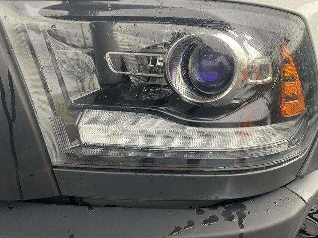 Used 2019 White Ram Warlock image 9