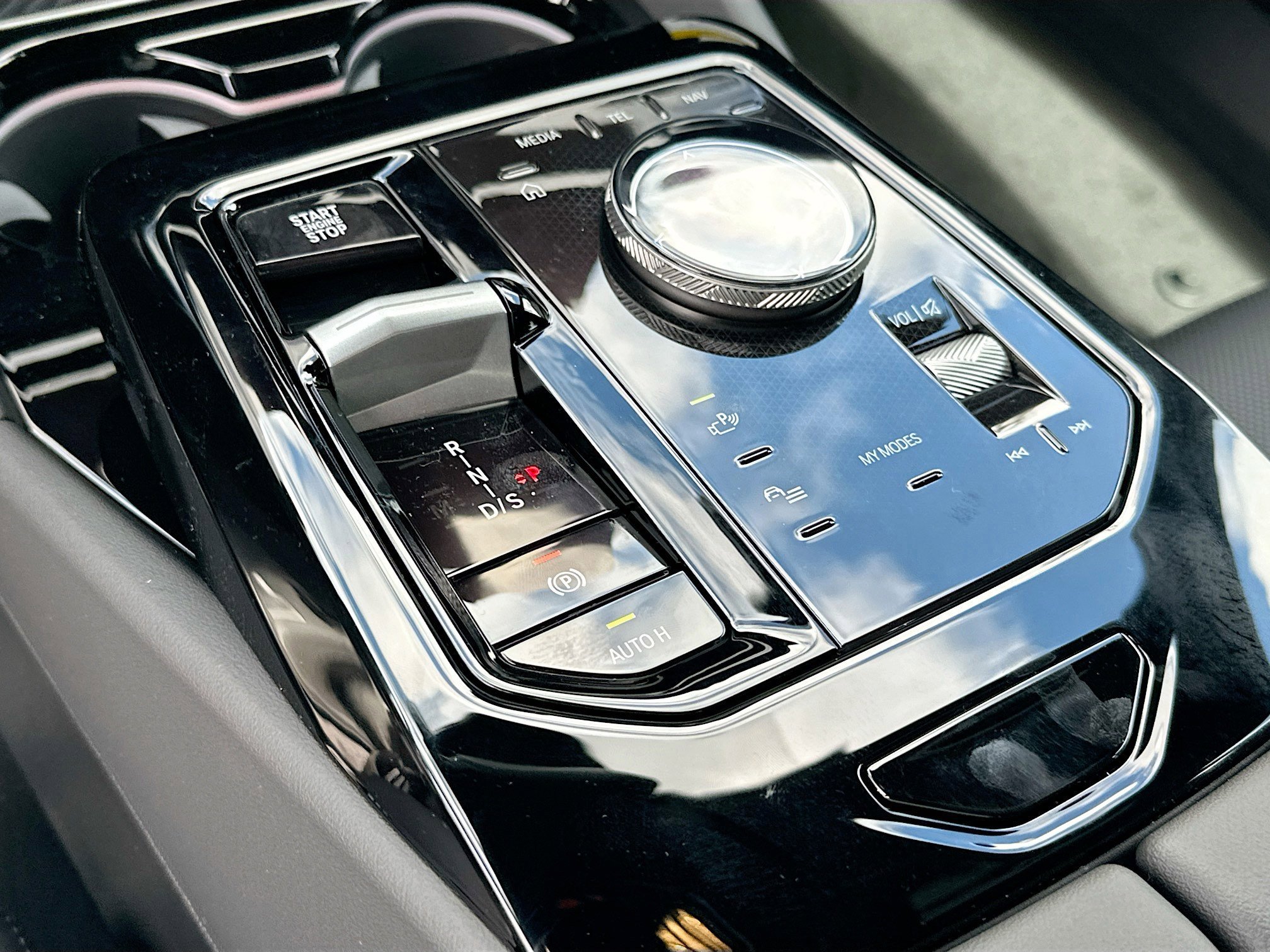 New 2026 Alpine White BMW 530i image 14