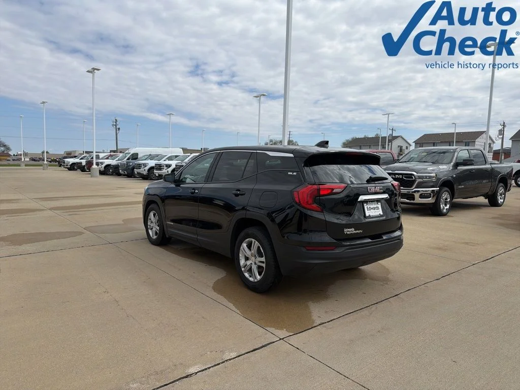 Used 2020 Black GMC SLE image 7