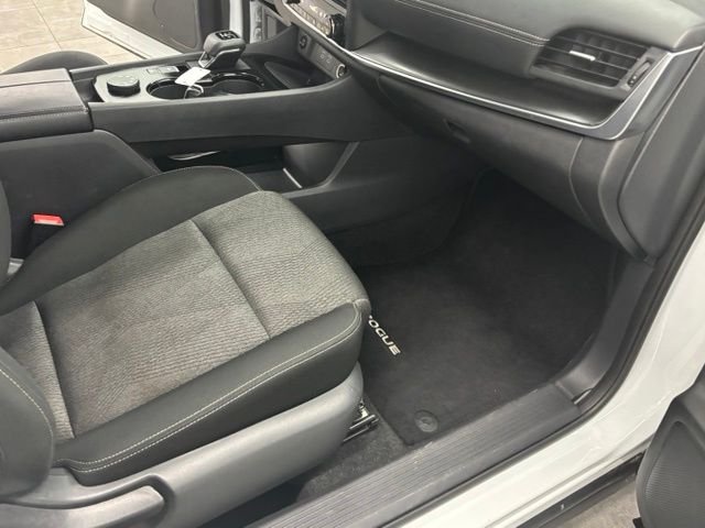 Used 2025 White Nissan SV image 39