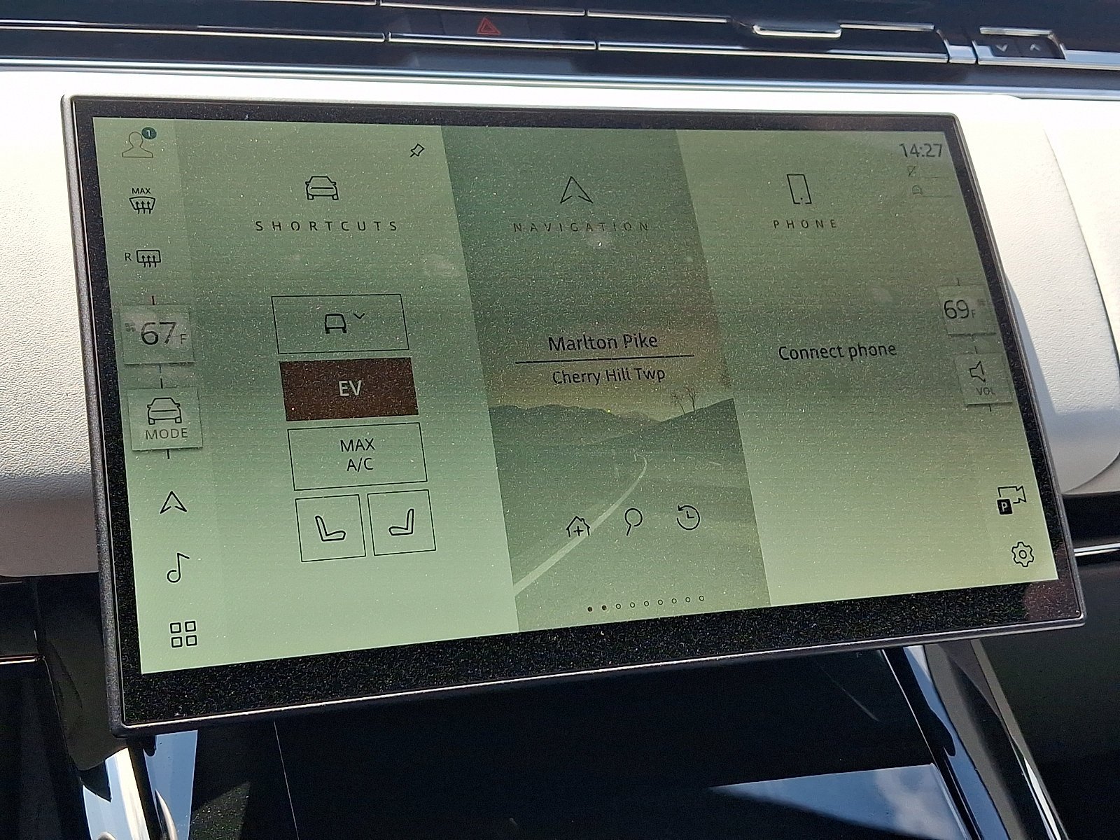 New 2026 Charente Grey LAND ROVER Dynamic SE image 10