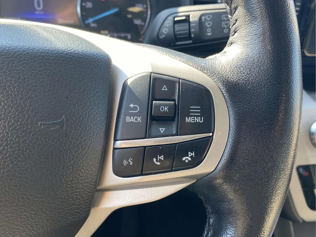Used 2023 Silver Metallic Ford XLT image 23