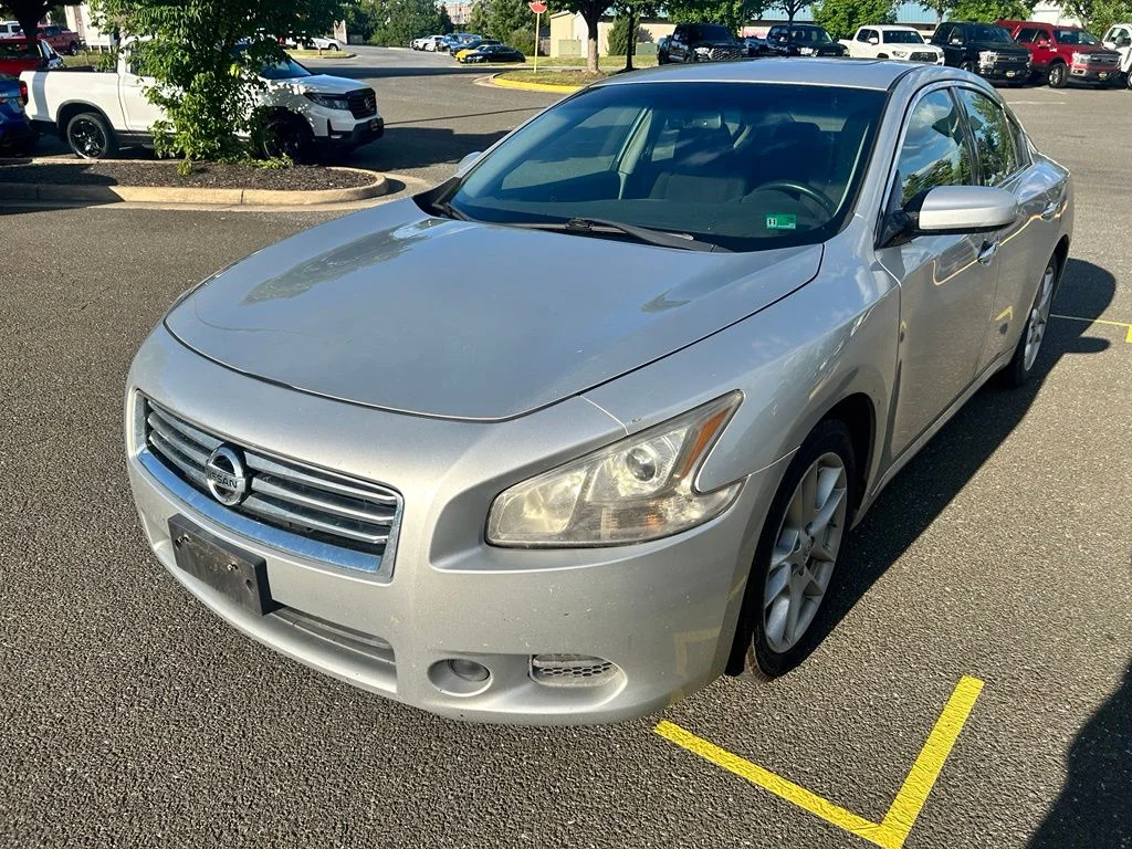Used 2012  Nissan 3.5 S image 8