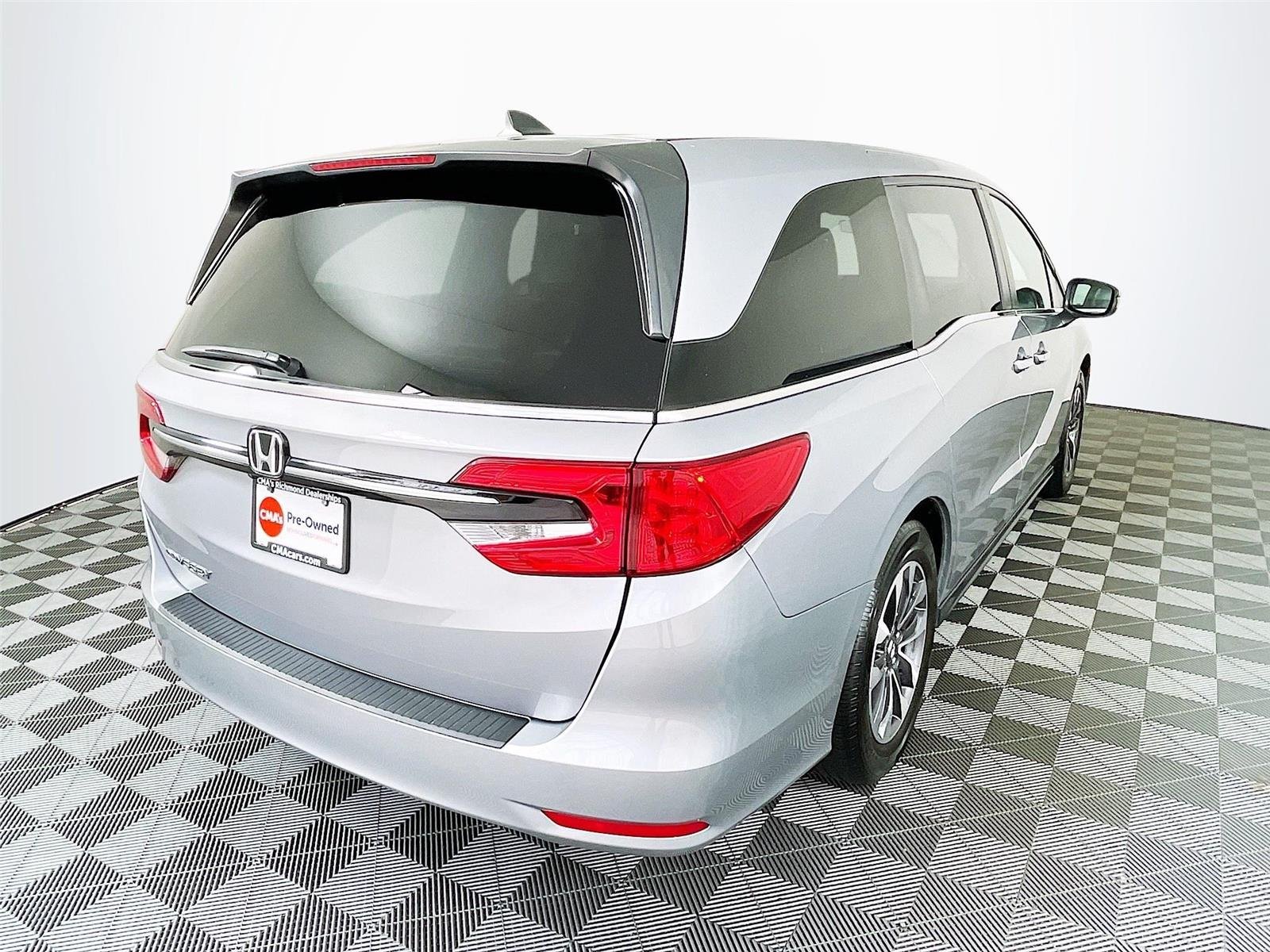 Used 2022 Lunar Silver Metallic Honda EX-L image 11