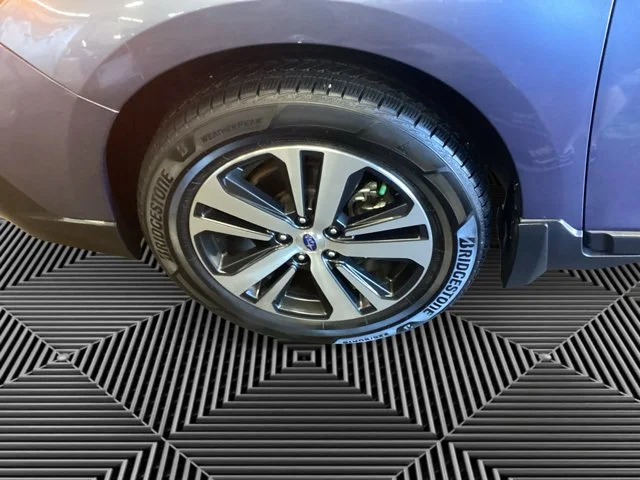 Used 2018 Twilight Blue Metallic Subaru Limited image 14