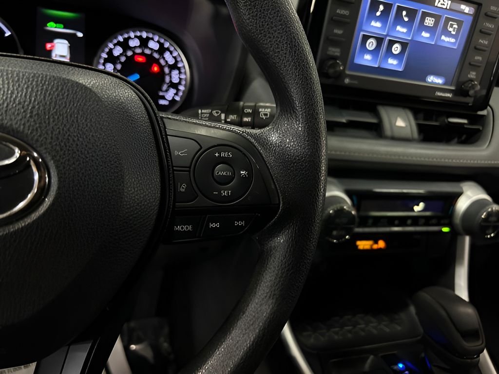 2022 Toyota RAV4 XLE - Photo 12