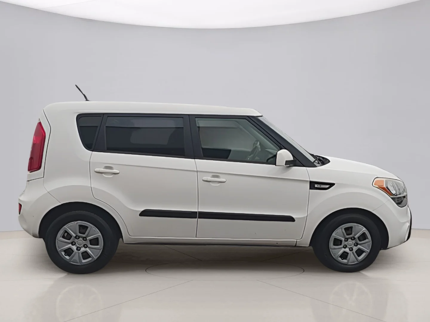 Used 2013 White Kia ! WAGON image 6