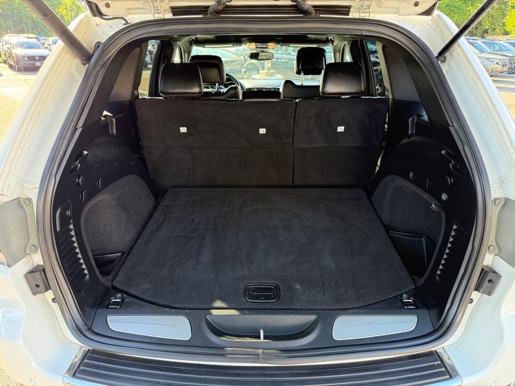 Used 2018 White Jeep Limited image 26